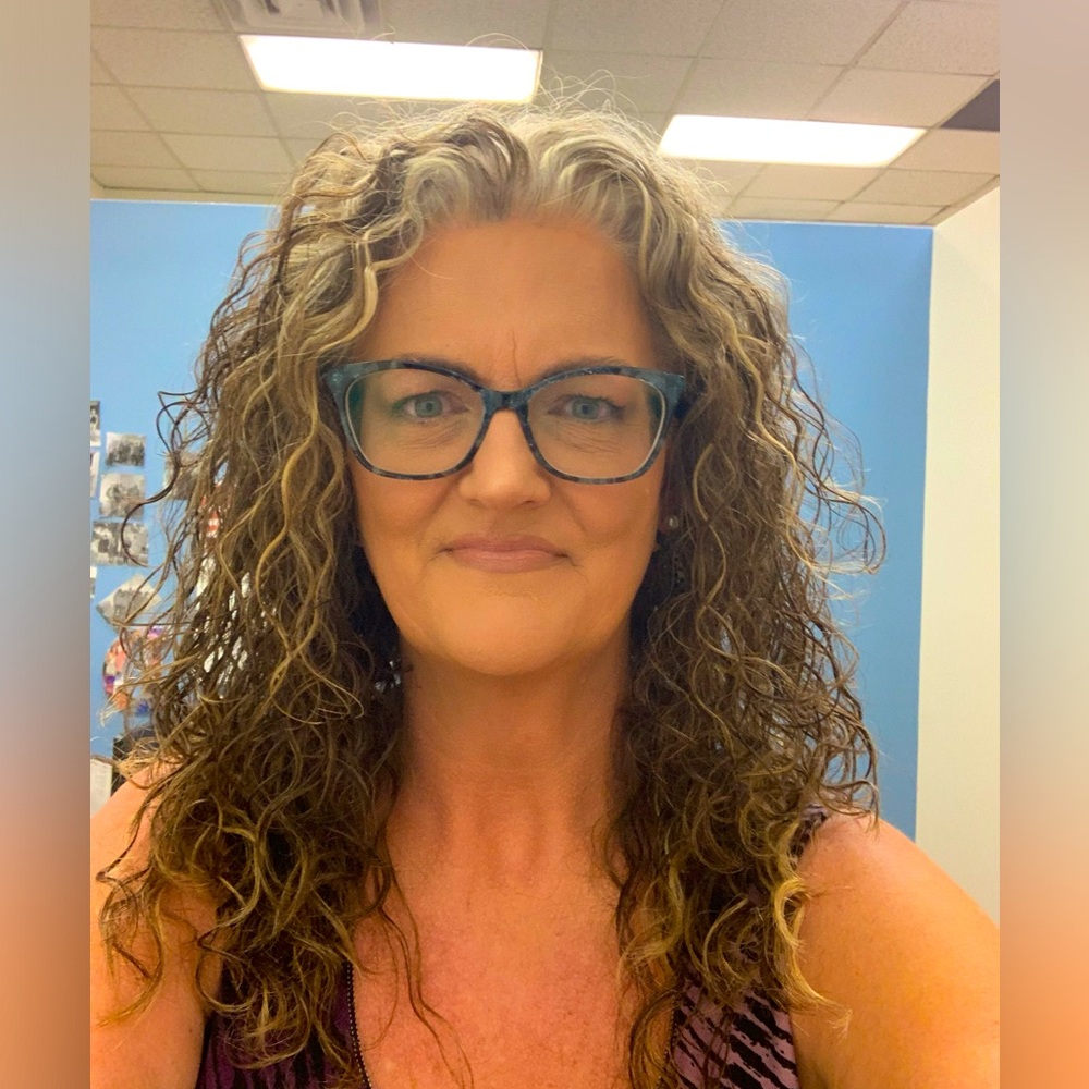 Meet your Posher, Denise